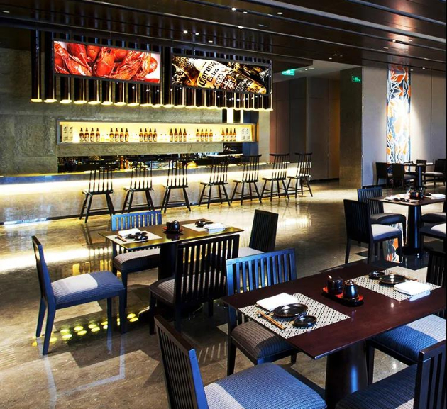 條形屏餐飲連鎖應用：門店信息靈活展示